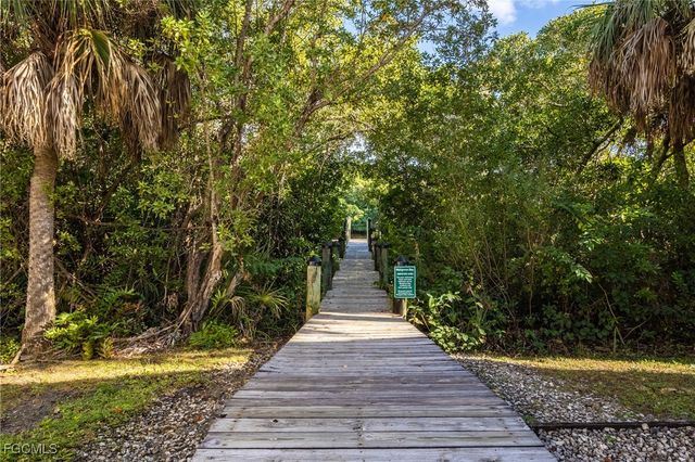 950 Moody RD 111, North Fort Myers, FL 33903