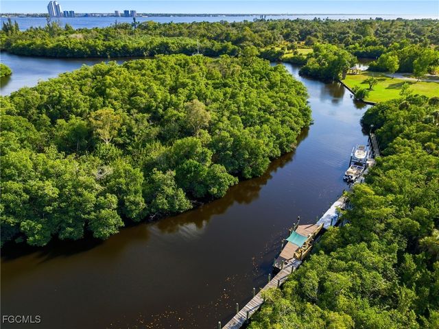 950 Moody RD 111, North Fort Myers, FL 33903