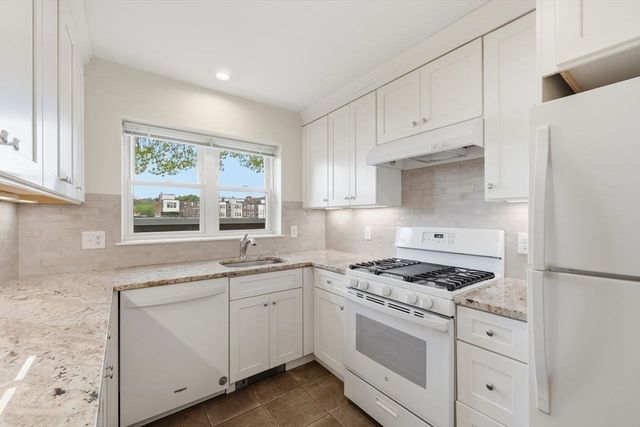 19 Alton Court 2, Brookline, MA 02446