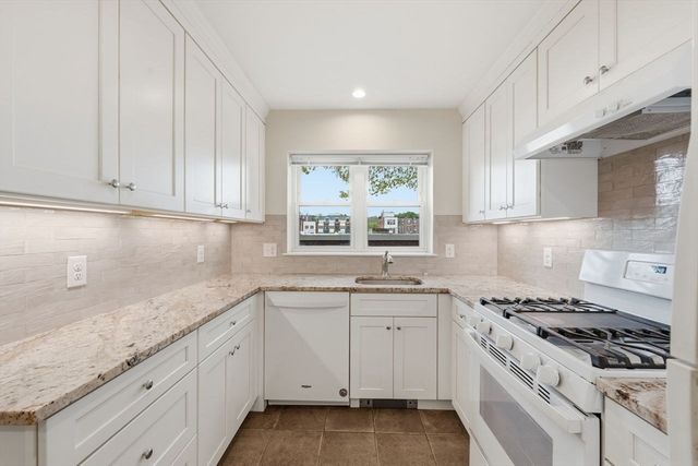 19 Alton Court 2, Brookline, MA 02446