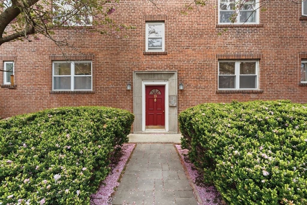 19 Alton Court 2, Brookline, MA 02446