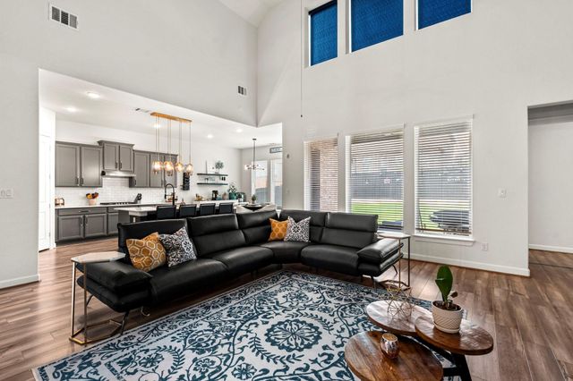 120 Ashleaf DR, Buda, TX 78610