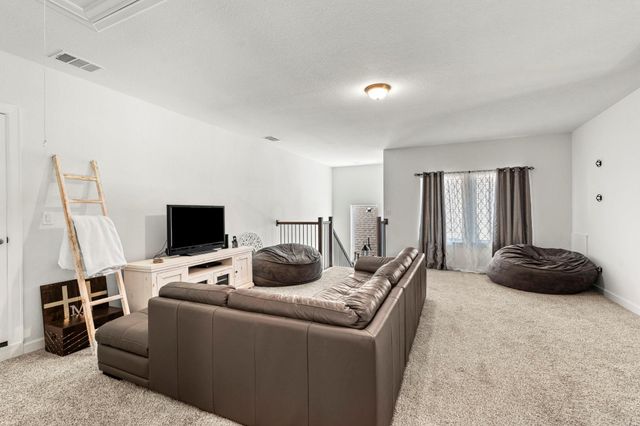 120 Ashleaf DR, Buda, TX 78610