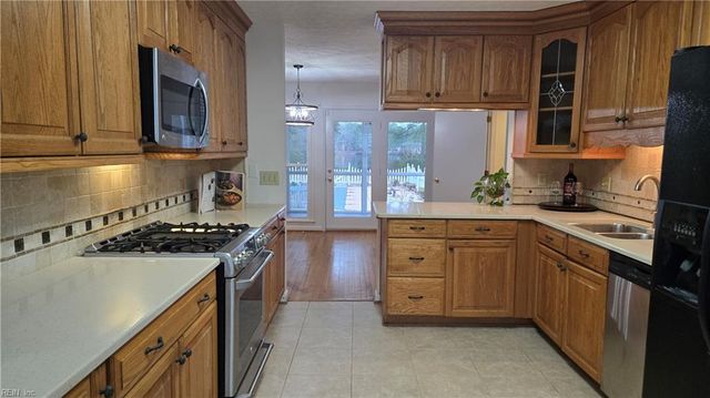 134 Winders LN, Yorktown, VA 23692