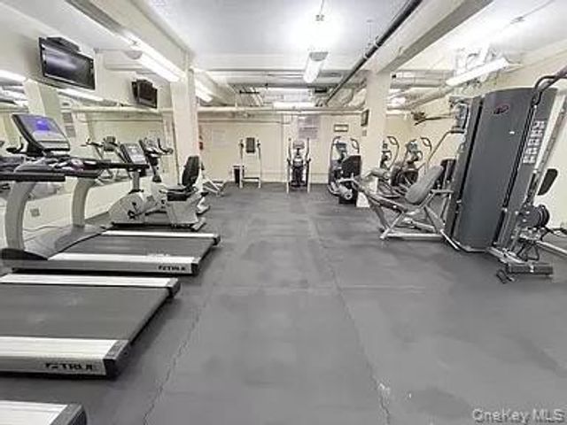 89-15 PARSONS Boulevard 10E, Jamaica Hills, NY 11432