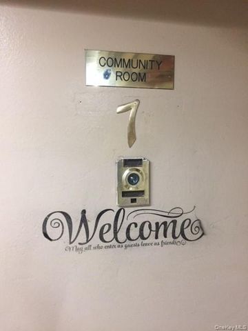 89-15 PARSONS Boulevard 10E, Jamaica Hills, NY 11432