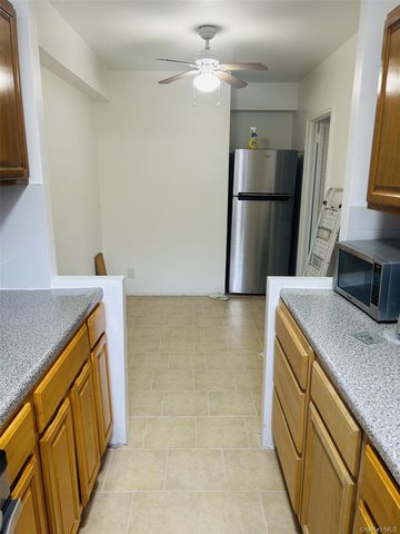 89-15 PARSONS Boulevard 10E, Jamaica Hills, NY 11432