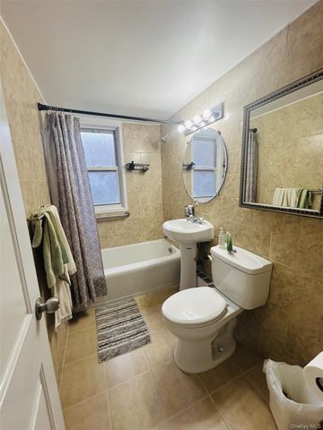 89-15 PARSONS Boulevard 10E, Jamaica Hills, NY 11432