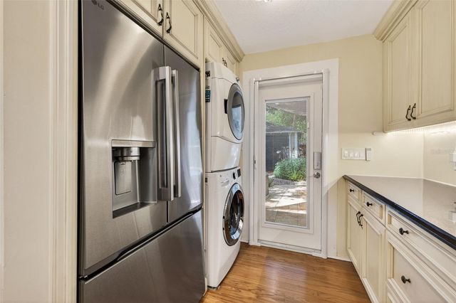 2318 WOODLAWN CIRCLE E, St Petersburg, FL 33704