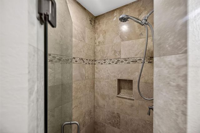 2318 WOODLAWN CIRCLE E, St Petersburg, FL 33704