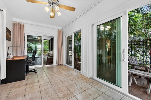 2318 WOODLAWN CIRCLE E, St Petersburg, FL 33704