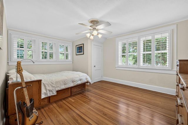 2318 WOODLAWN CIRCLE E, St Petersburg, FL 33704