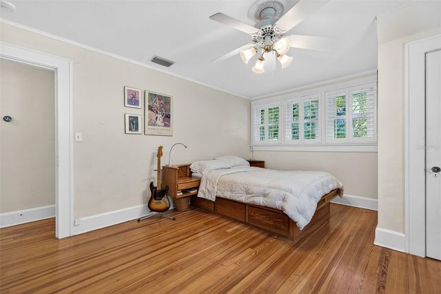 2318 WOODLAWN CIRCLE E, St Petersburg, FL 33704