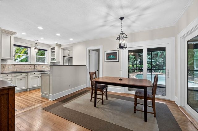 2318 WOODLAWN CIRCLE E, St Petersburg, FL 33704