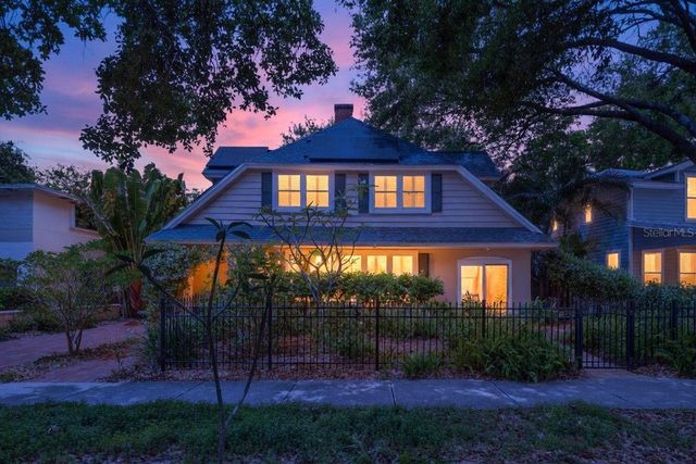 2318 WOODLAWN CIRCLE E, St Petersburg, FL 33704