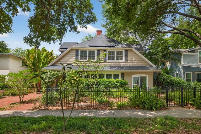 2318 WOODLAWN CIRCLE E, St Petersburg, FL 33704