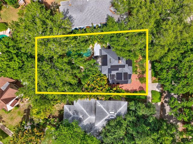 2318 WOODLAWN CIRCLE E, St Petersburg, FL 33704