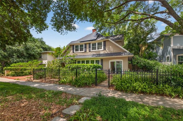 2318 WOODLAWN CIRCLE E, St Petersburg, FL 33704