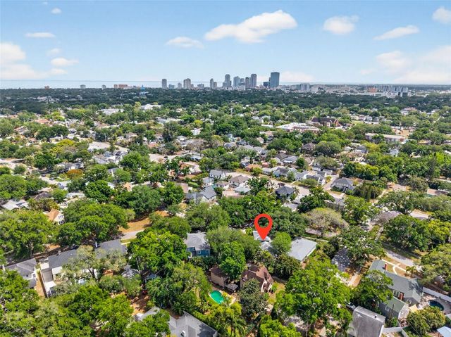 2318 WOODLAWN CIRCLE E, St Petersburg, FL 33704