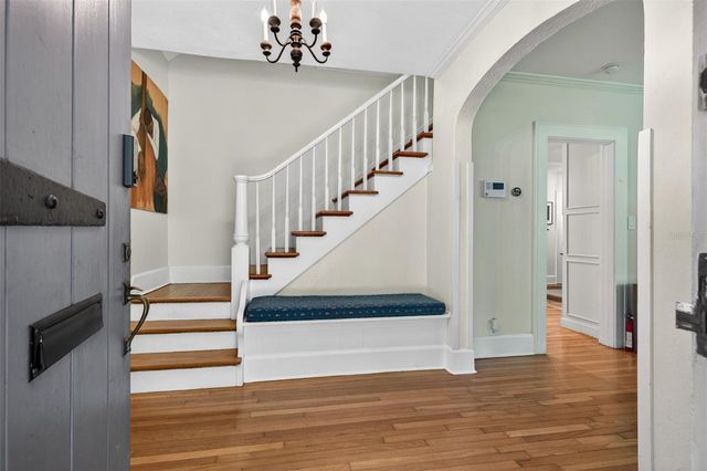 2318 WOODLAWN CIRCLE E, St Petersburg, FL 33704