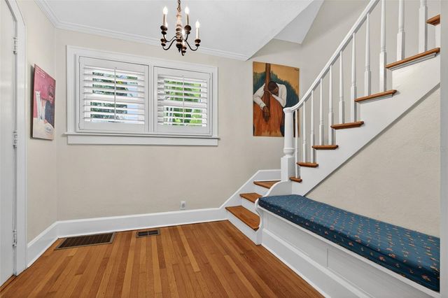 2318 WOODLAWN CIRCLE E, St Petersburg, FL 33704