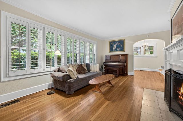 2318 WOODLAWN CIRCLE E, St Petersburg, FL 33704