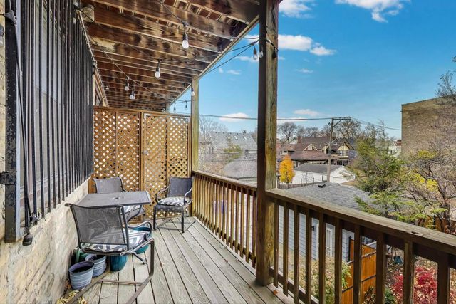 3951 W Waveland Avenue 2, Chicago, IL 60618