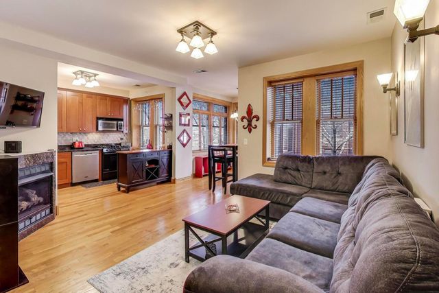 3951 W Waveland Avenue 2, Chicago, IL 60618