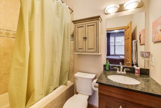 3951 W Waveland Avenue 2, Chicago, IL 60618