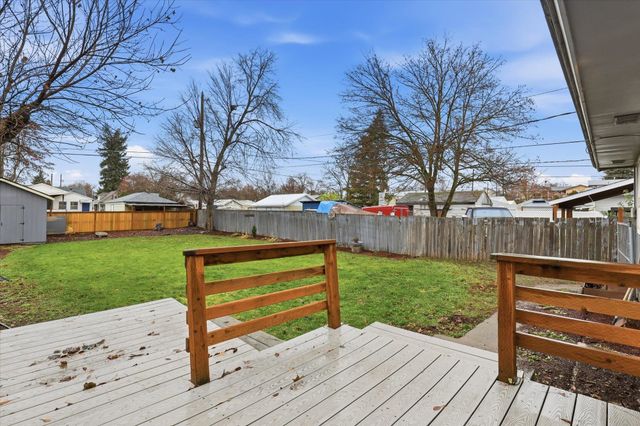 2927 N Smith St, Spokane, WA 99207