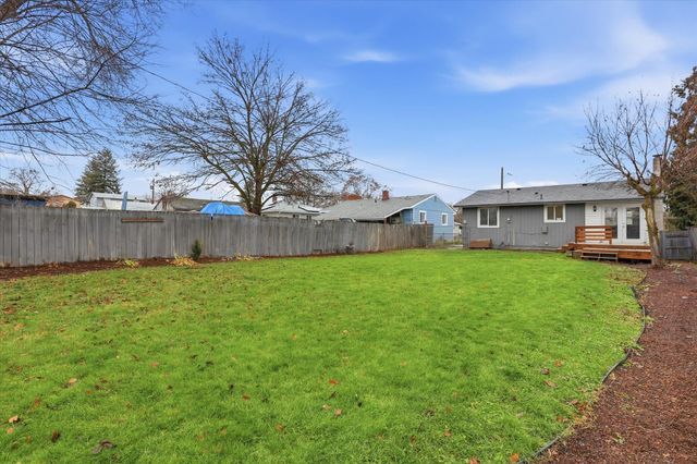 2927 N Smith St, Spokane, WA 99207