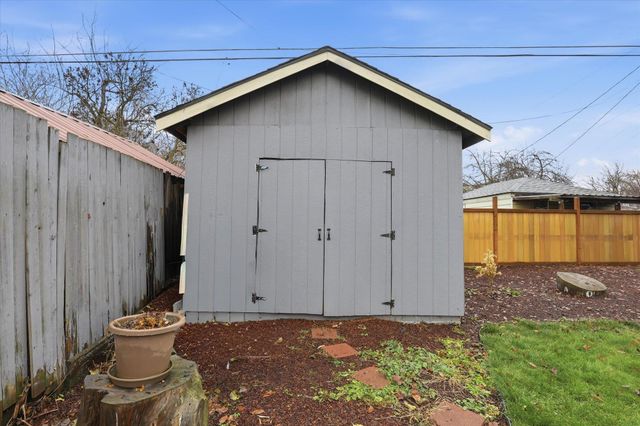 2927 N Smith St, Spokane, WA 99207