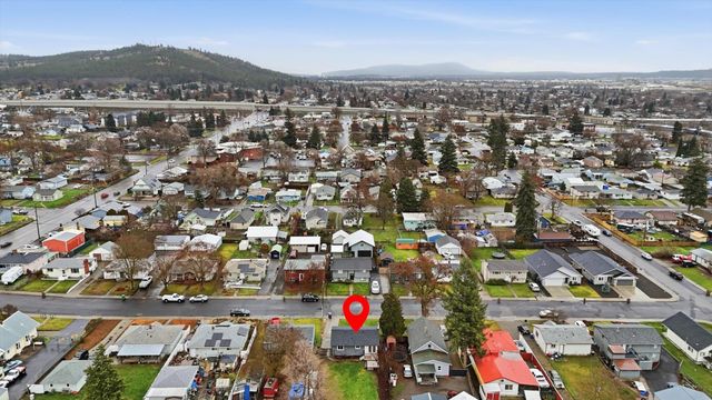 2927 N Smith St, Spokane, WA 99207