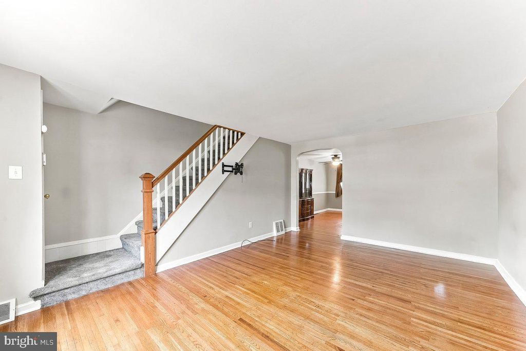 5157 WESTLEY DR, CLIFTON HEIGHTS, PA 19018 — photo 2