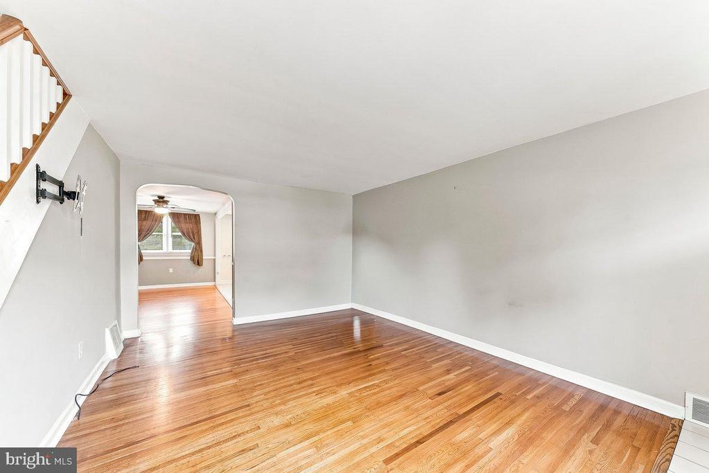 5157 WESTLEY DR, CLIFTON HEIGHTS, PA 19018 — photo 3
