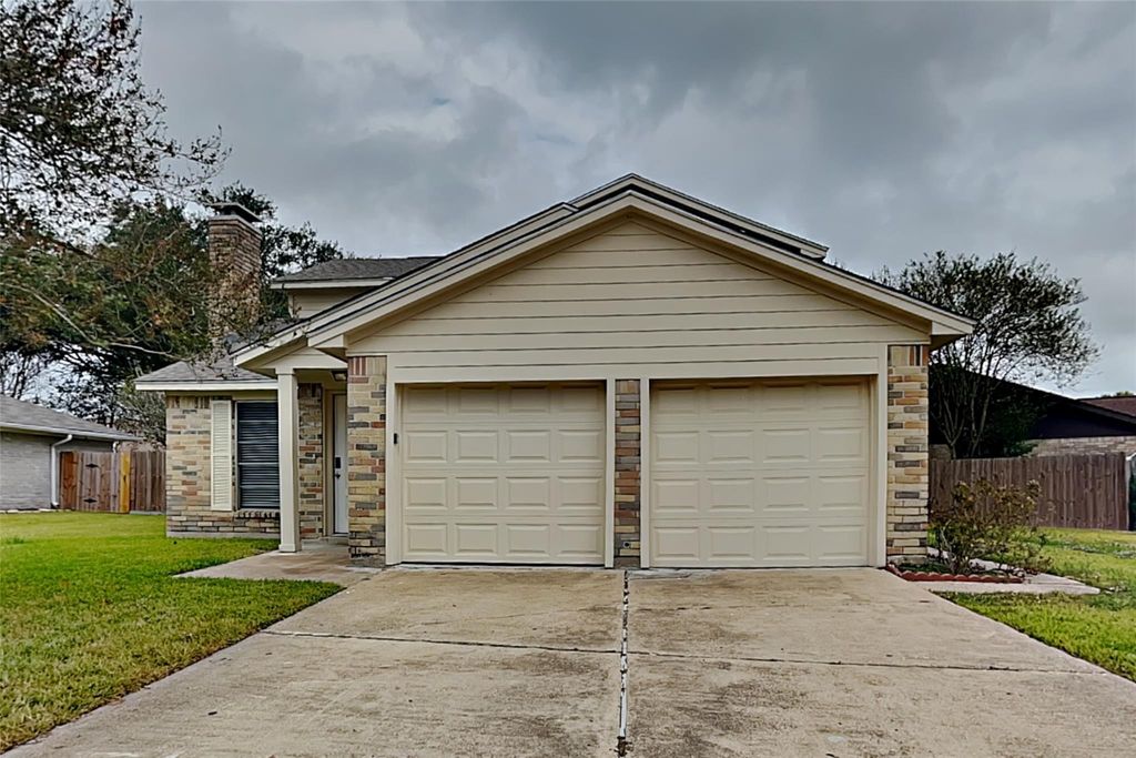 3103 Heritage Green Drive, Pearland, TX 77581
