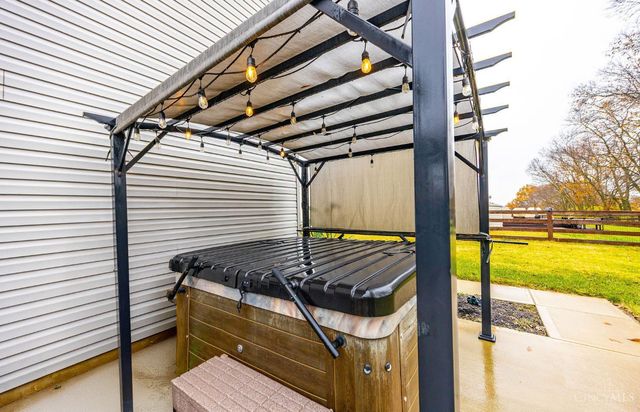 2730 Fairfield Ridge Drive, Fairfield Twp, OH 45011