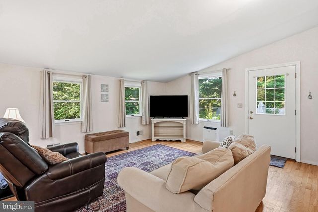 6 TOWER PL, Trenton, NJ 08648