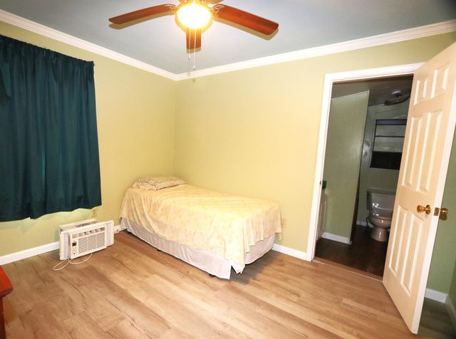 176 Holly Grove Dr, Grand Isle, LA 70358