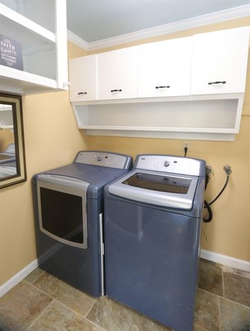 176 Holly Grove Dr, Grand Isle, LA 70358