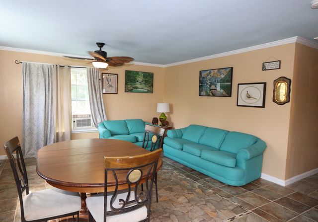 176 Holly Grove Dr, Grand Isle, LA 70358