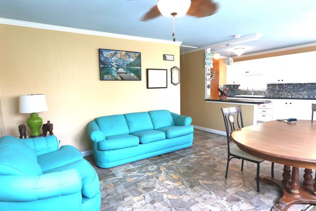 176 Holly Grove Dr, Grand Isle, LA 70358