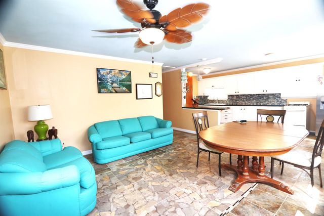 176 Holly Grove Dr, Grand Isle, LA 70358