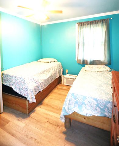 176 Holly Grove Dr, Grand Isle, LA 70358