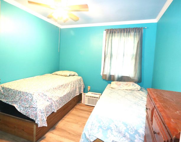 176 Holly Grove Dr, Grand Isle, LA 70358