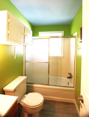 176 Holly Grove Dr, Grand Isle, LA 70358