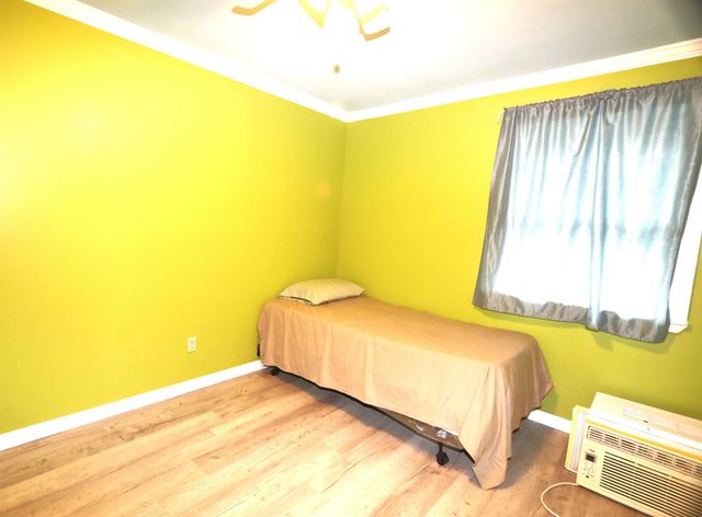 176 Holly Grove Dr, Grand Isle, LA 70358