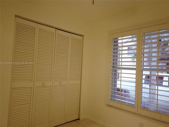 1140 Lidflower St, Hollywood, FL 33019