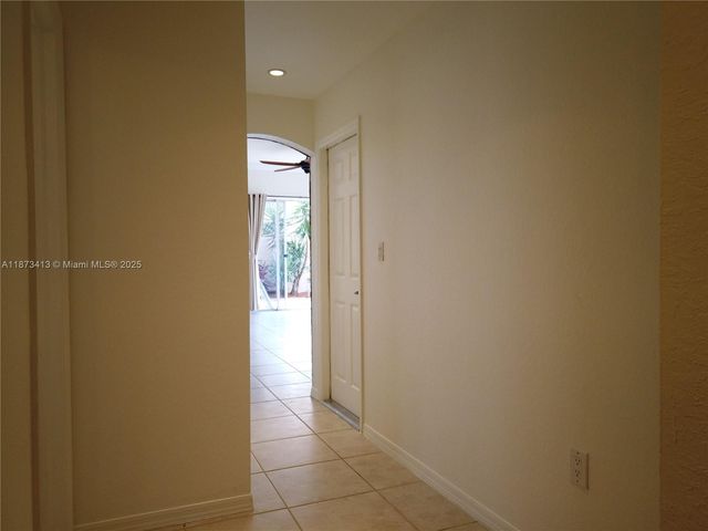 1140 Lidflower St, Hollywood, FL 33019