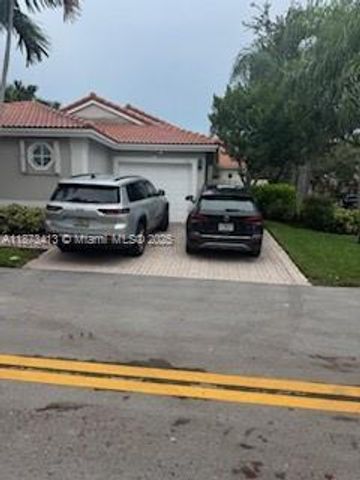 1140 Lidflower St, Hollywood, FL 33019
